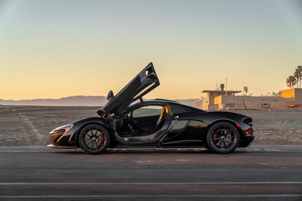 2015 McLaren P1