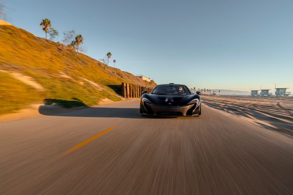 2015 McLaren P1