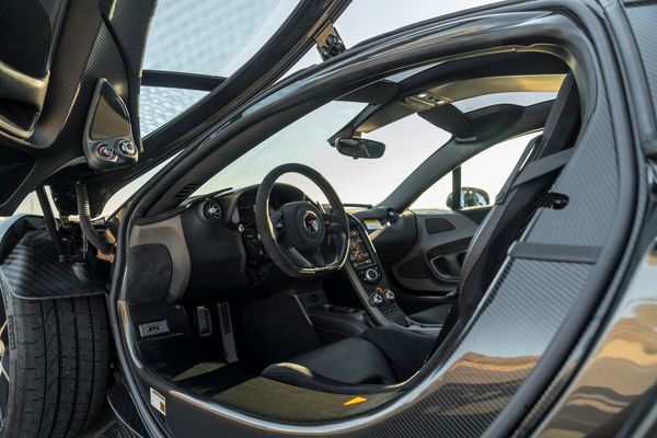 2015 McLaren P1