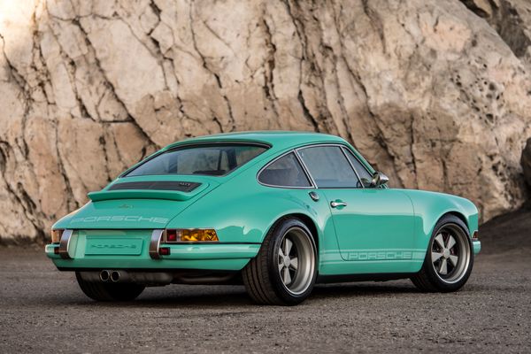 1991 Singer 911 "Malibu"