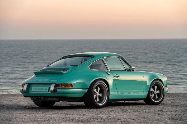 1991 Singer 911 "Malibu"