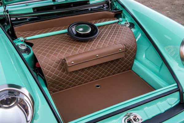 1991 Singer 911 "Malibu"