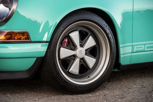 1991 Singer 911 "Malibu"