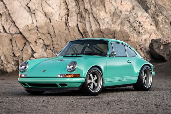 1991 Singer 911 "Malibu"