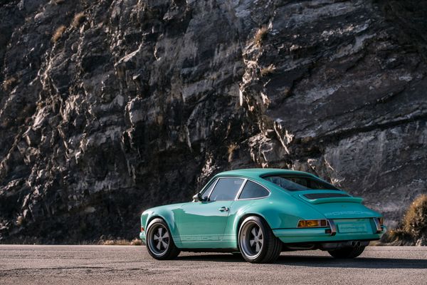 1991 Singer 911 "Malibu"