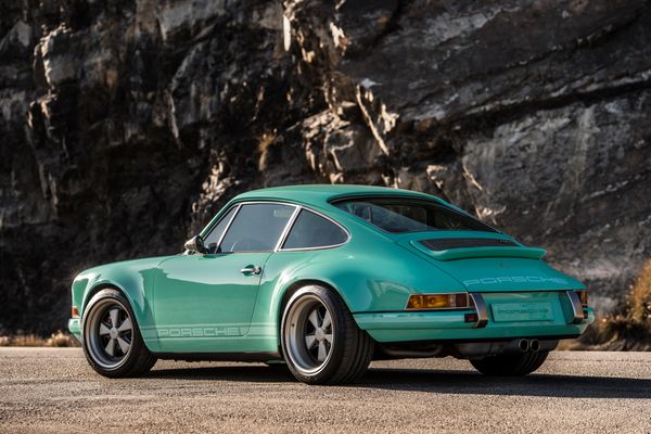 1991 Singer 911 "Malibu"