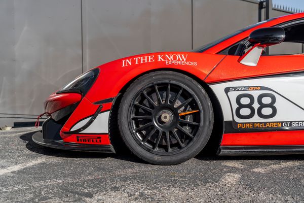 2017 McLaren 570S GT4