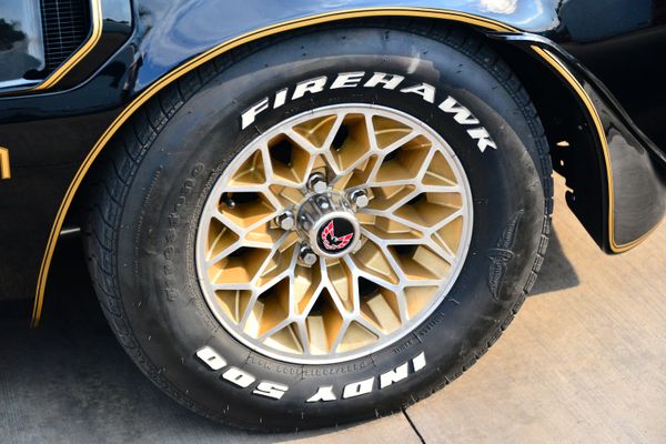 1977 Pontiac Firebird Trans Am Y82