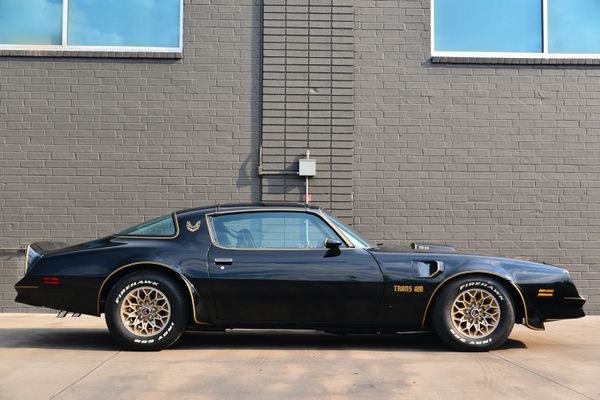 1977 Pontiac Firebird Trans Am Y82