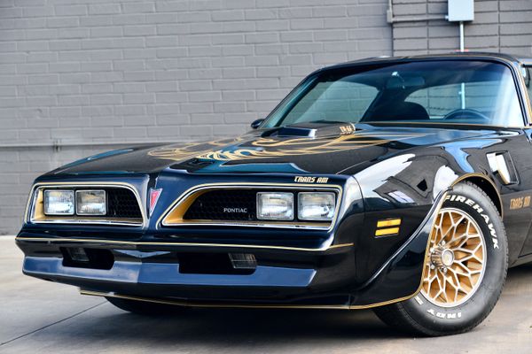1977 Pontiac Firebird Trans Am Y82
