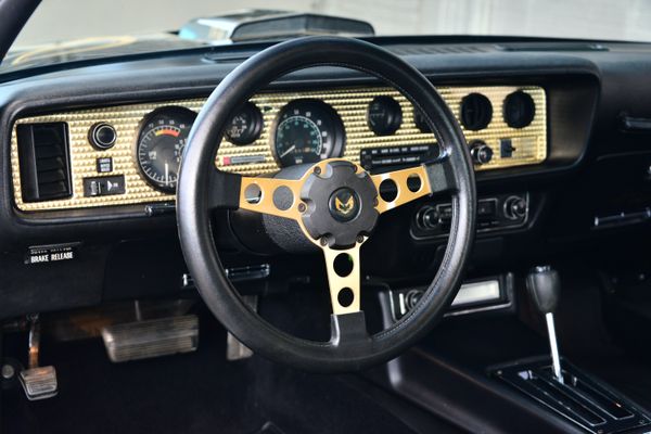 1977 Pontiac Firebird Trans Am Y82