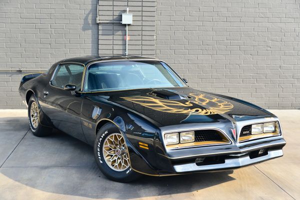 1977 Pontiac Firebird Trans Am Y82