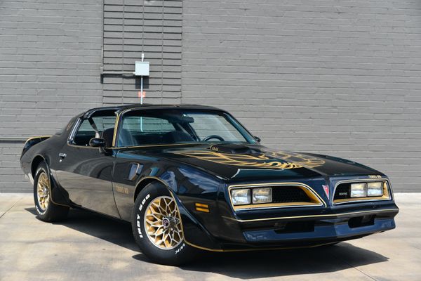 1977 Pontiac Firebird Trans Am Y82