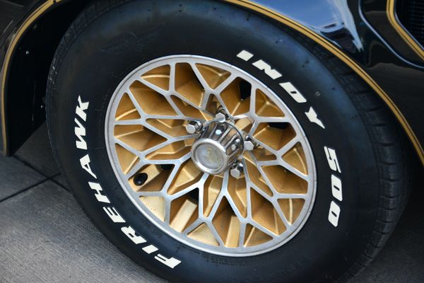 1977 Pontiac Firebird Trans Am Y82