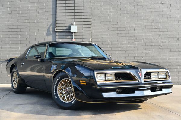 1977 Pontiac Firebird Trans Am Y82