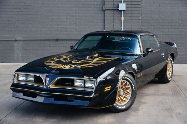 1977 Pontiac Firebird Trans Am Y82