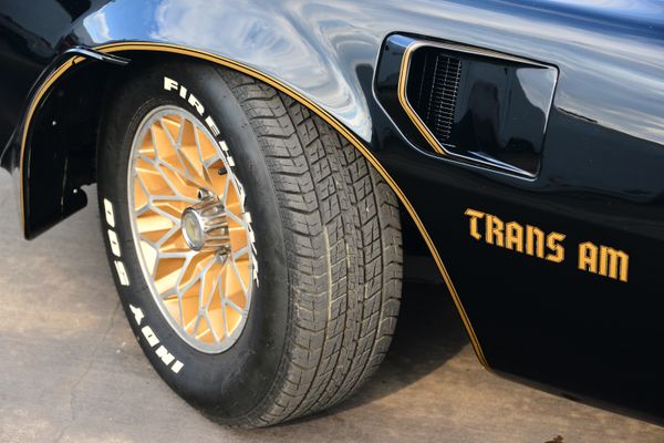 1977 Pontiac Firebird Trans Am Y82