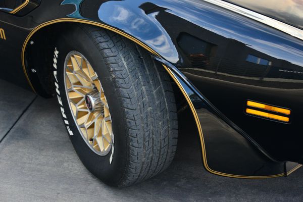 1977 Pontiac Firebird Trans Am Y82