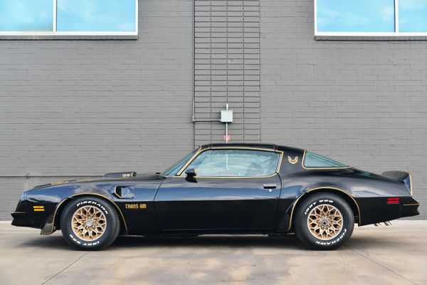 1977 Pontiac Firebird Trans Am Y82