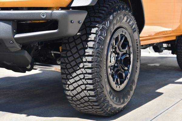 2022 Ford Bronco Wildtrak V6 4-Door, Cyber Orange Metallic, previously sold by Sandbox Motors