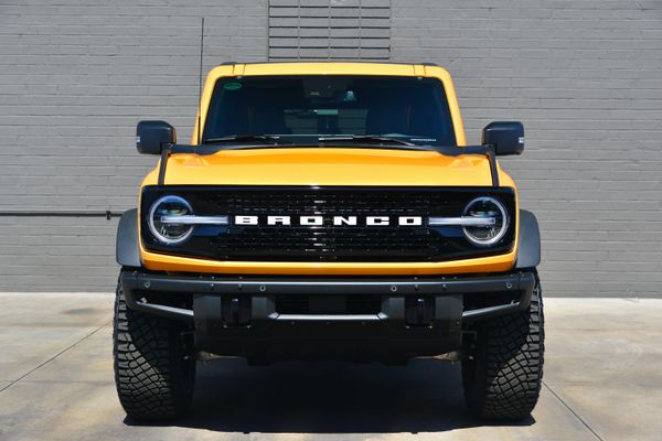 2022 Ford Bronco Wildtrak V6 4-Door, Cyber Orange Metallic, previously sold by Sandbox Motors