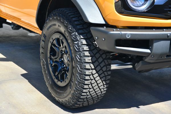 2022 Ford Bronco Wildtrak V6 4-Door, Cyber Orange Metallic, previously sold by Sandbox Motors