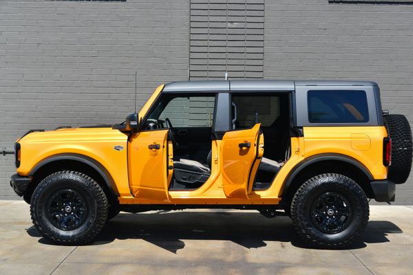 2022 Ford Bronco Wildtrak V6 4-Door, Cyber Orange Metallic, previously sold by Sandbox Motors