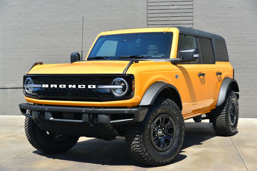 2022 Ford Bronco Wildtrak V6 4-Door, Cyber Orange Metallic, previously sold by Sandbox Motors