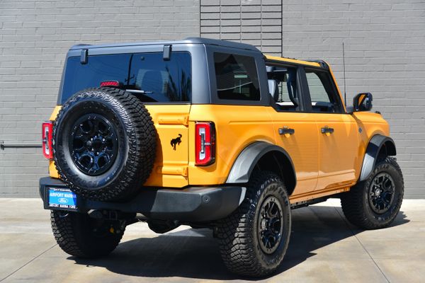 2022 Ford Bronco Wildtrak V6 4-Door, Cyber Orange Metallic, previously sold by Sandbox Motors