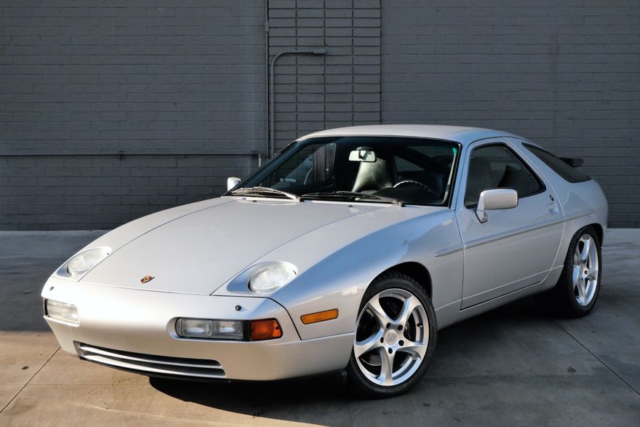 1987 Porsche 928 S4
