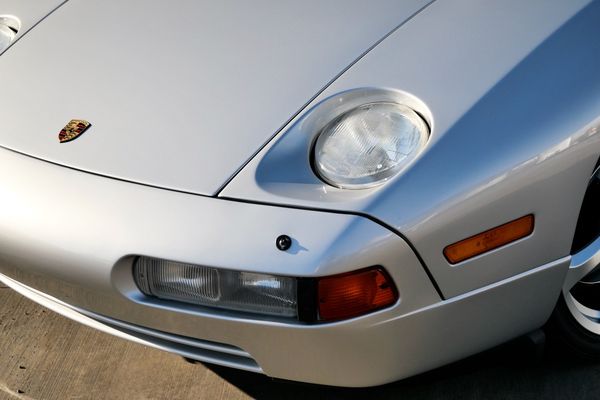 1987 Porsche 928 S4