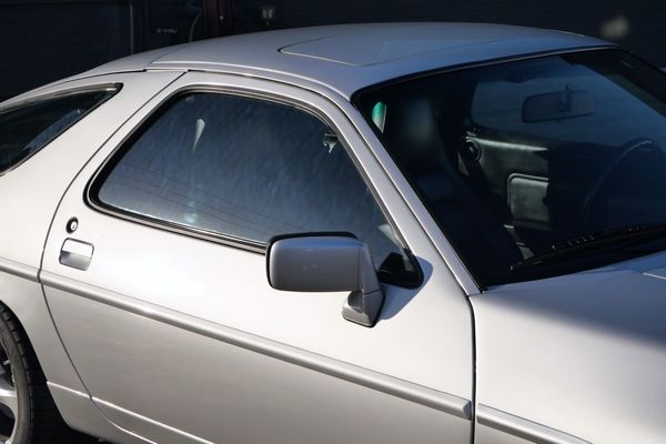 1987 Porsche 928 S4