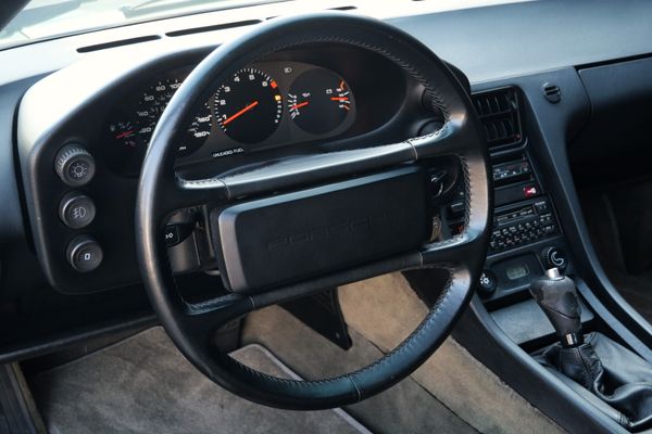1987 Porsche 928 S4