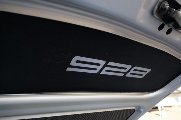 1987 Porsche 928 S4