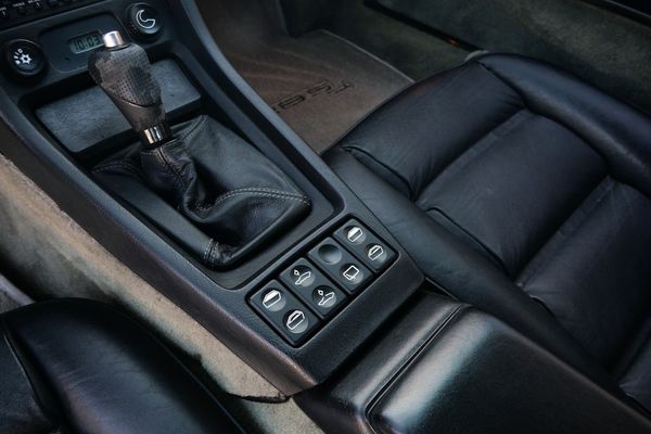 1987 Porsche 928 S4