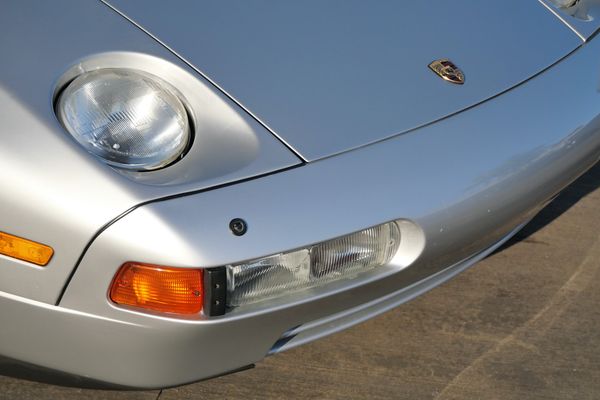 1987 Porsche 928 S4