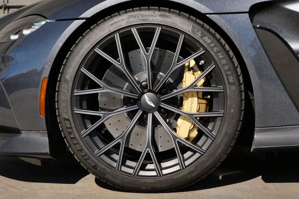 2023 Aston Martin V12 Vantage