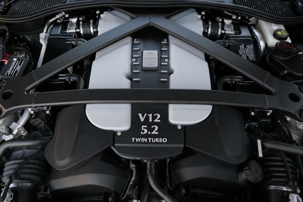 2023 Aston Martin V12 Vantage