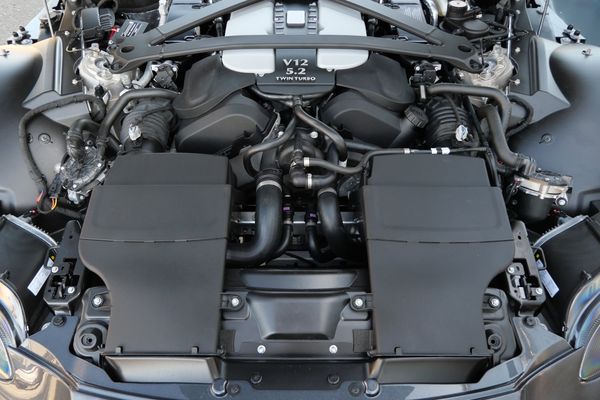 2023 Aston Martin V12 Vantage