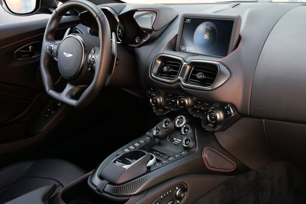 2023 Aston Martin V12 Vantage