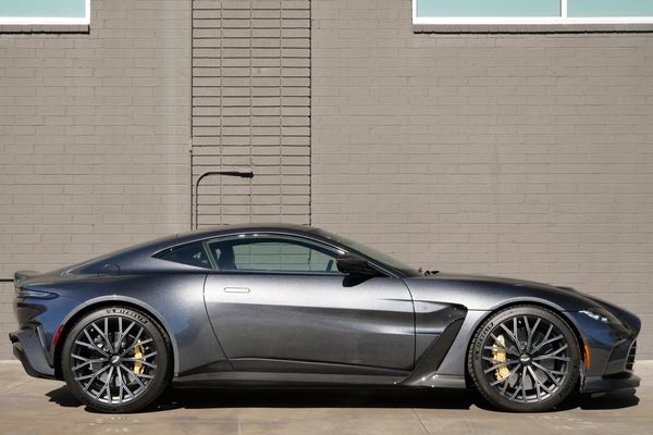 2023 Aston Martin V12 Vantage