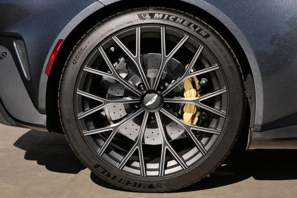 2023 Aston Martin V12 Vantage