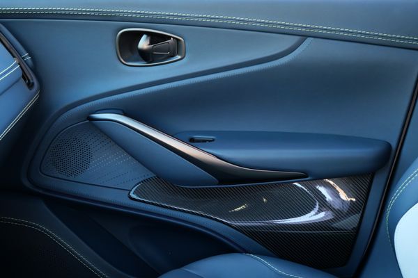 2023 Aston Martin DBX