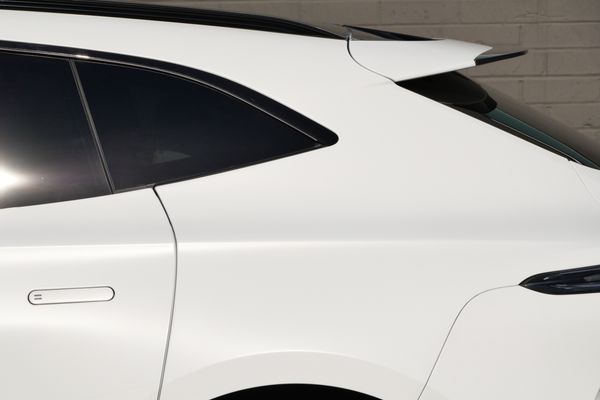 2023 Aston Martin DBX