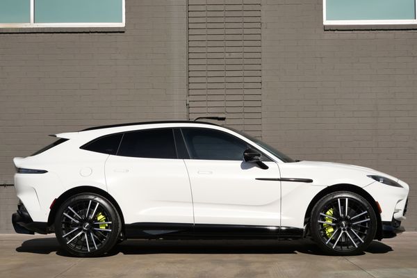 2023 Aston Martin DBX