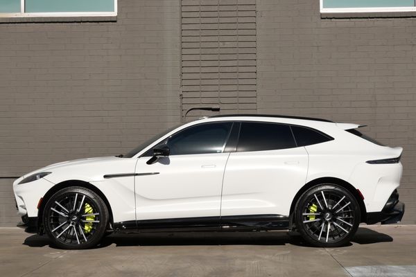 2023 Aston Martin DBX