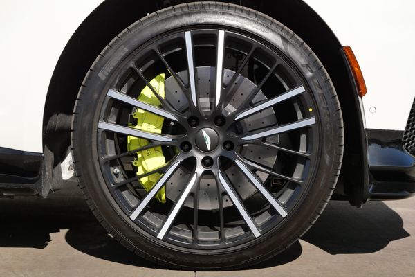 2023 Aston Martin DBX