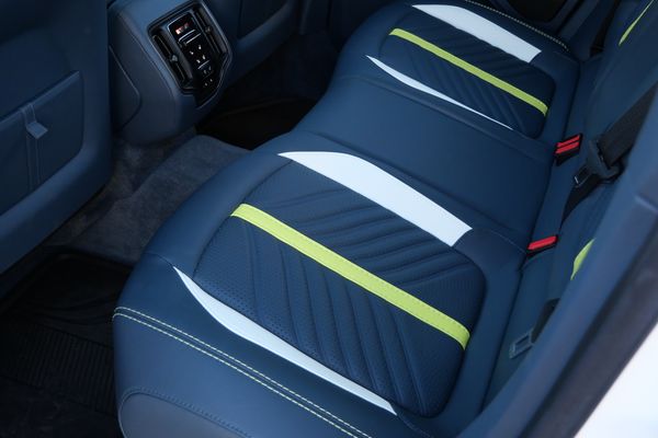 2023 Aston Martin DBX