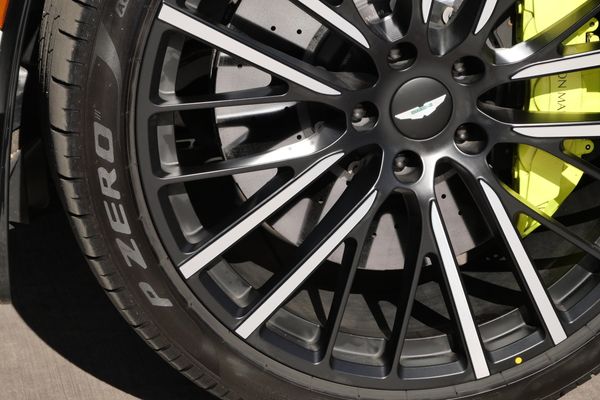 2023 Aston Martin DBX