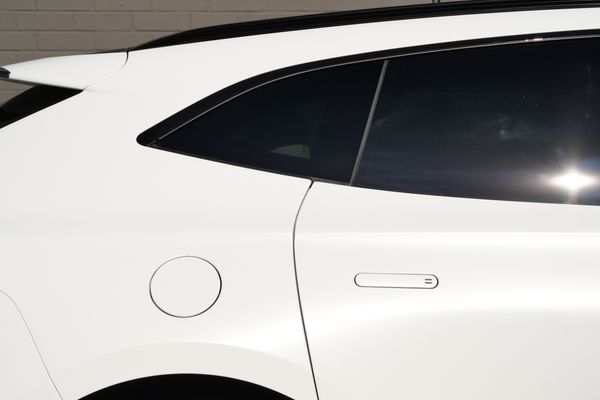 2023 Aston Martin DBX